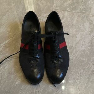 Black And red Gucci sneaker with dust bags no box